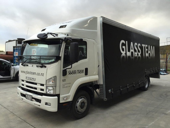 Isuzu-Curtain-Side-Truck